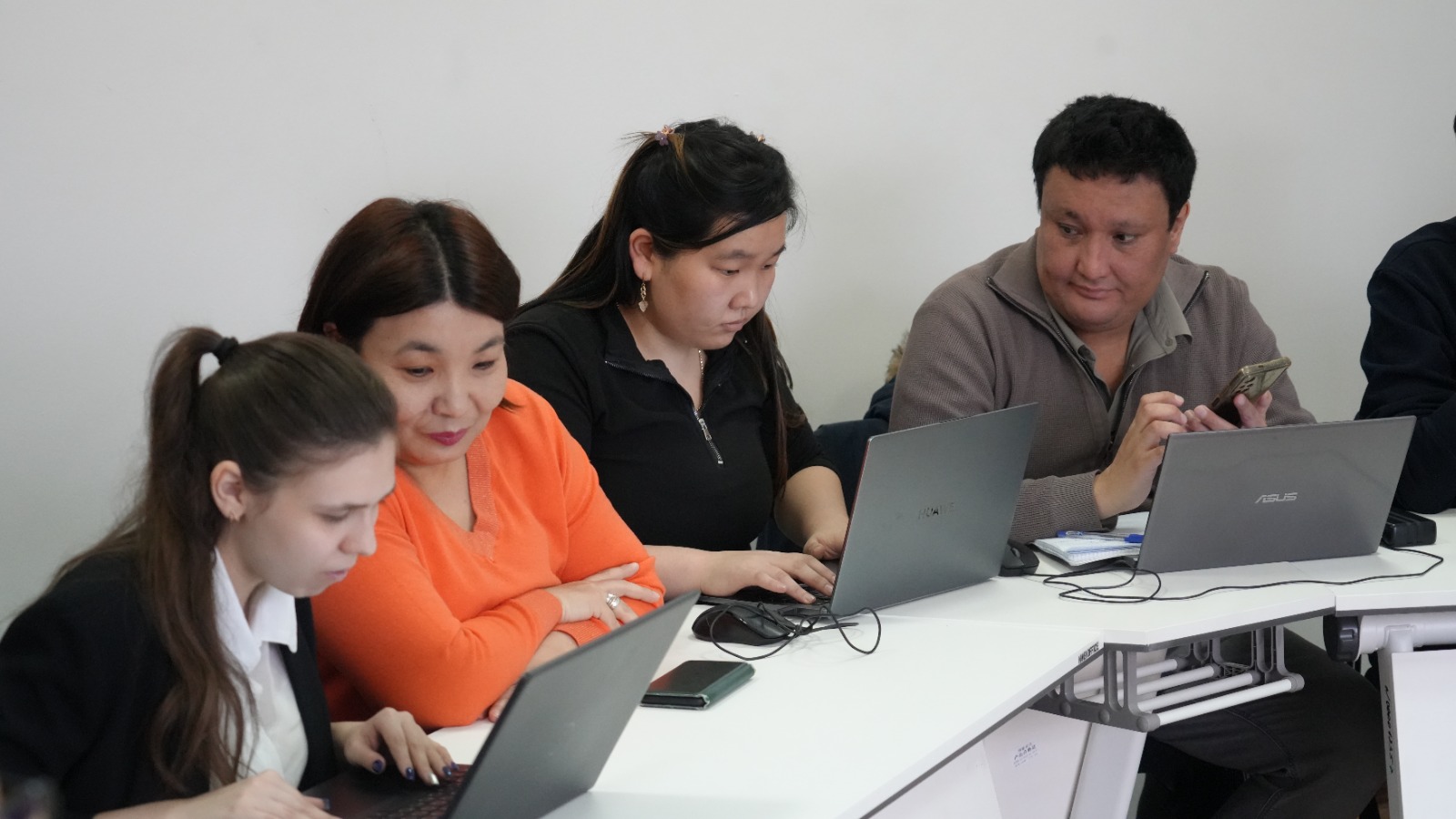 Научно-методический семинар на тему «Методология исследования конституционной реформы в Казахстане 2026 г. — качественно новый этап развития страны и науки».