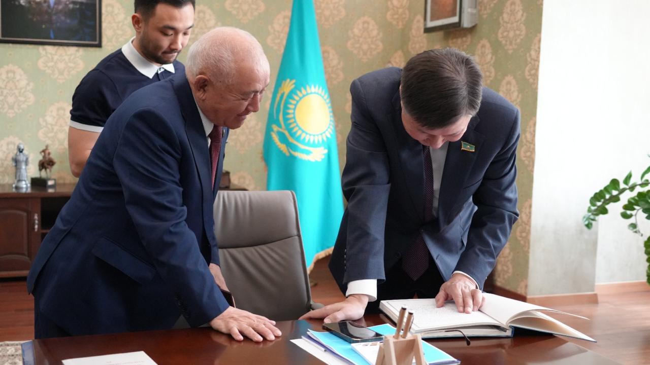 22 апреля 2026 года в Университет Кунаева состоялась гостевая лекция с участием Заместителя Председателя Сената Парламента Республики Казахстан Жақып Асанов.