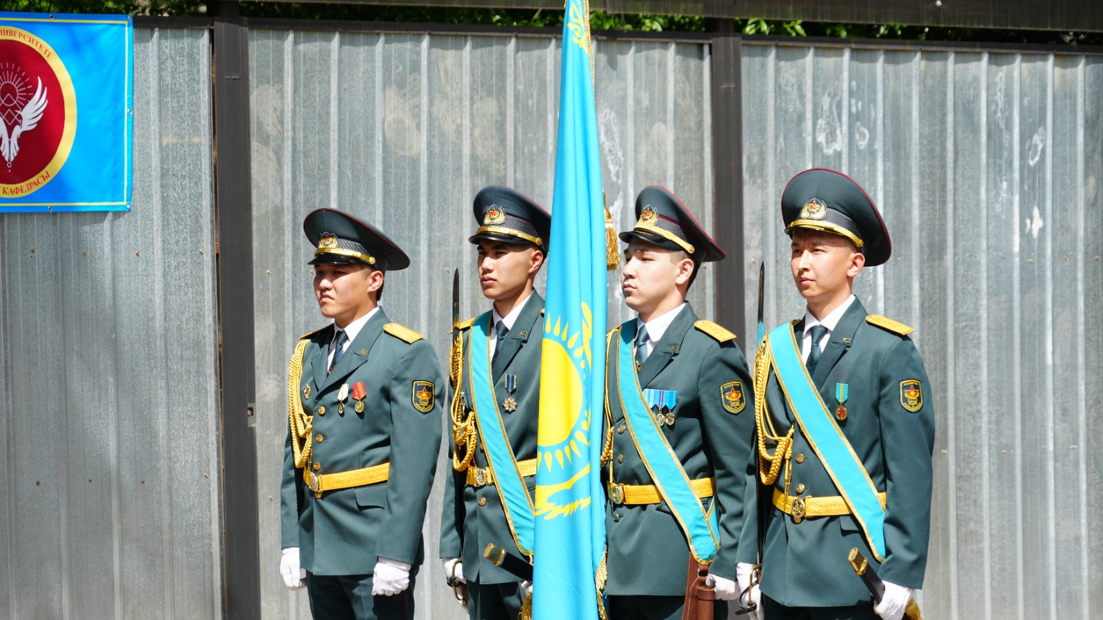 Церемония принятия присяги выпускниками военной кафедры Университет Кунаева